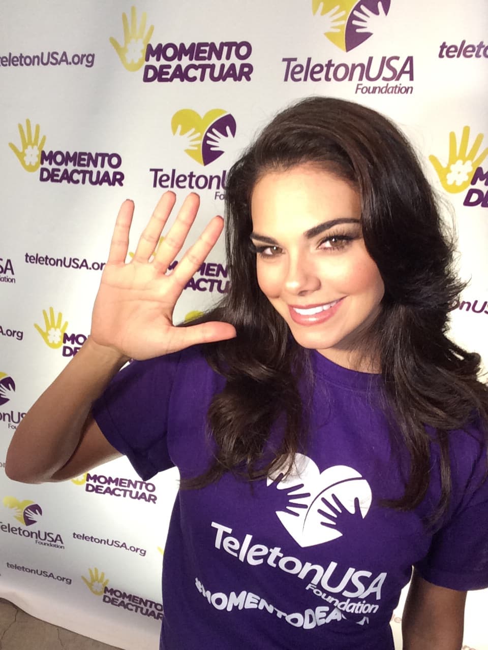 Livia Brito: "Les llegó el #MomentoDeActuar a @chuinavarro @julioreguia @bibimarin @SabiasQLiviaB @markaent".