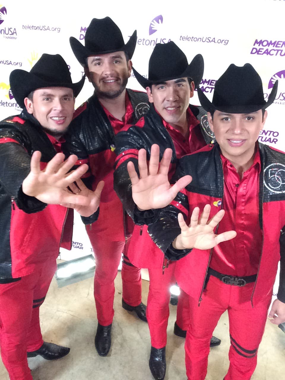 Calibre 50: "Es #MomentoDeActuar! Tú puedes cambiar la vida de los niños de @TeletonUSA este 4 y 5 de diciembre".