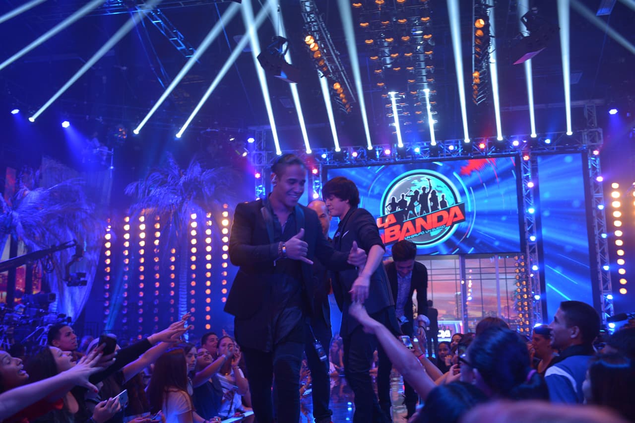 We all love CNCO! Eric, Zabdiel, Christopher, Joel y Richard cantaron sus éxitos "Tan fácil" y "Quisiera", si te perdiste la presentación
<a href="http://www.univision.com/shows/la-banda/cnco-regreso-a-la-banda-y-canto-tan-facil-y-quisiera-video" target="_blank"><b>aquí </b></a>la puedes ver una y otra vez.