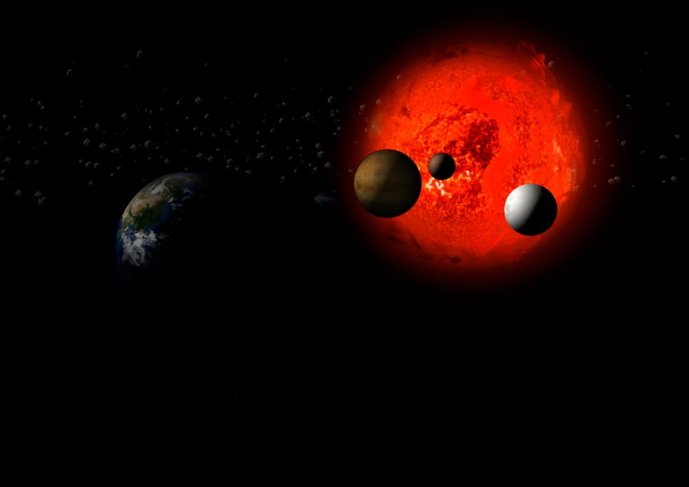 Veamos: Mercurio, planeta de las comunicaciones entra en el signo de Cáncer el día 12 donde permanecerá todo el mes de junio. Venus, planeta del amor, lo hará en Leo, el día 13 y también estará todo el mes, ambos directos.
<br>