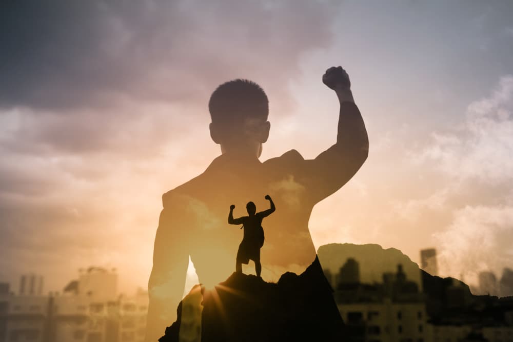 Un aspecto relevante es el tránsito de Venus por Capricornio durante esta etapa del mes
<b> </b>sinódico que contribuye a que se consoliden relaciones, seamos más serios en nuestros compromisos y pongamos los pies sobre la tierra para los asuntos importantes, sin dejar de soñar porque con Neptuno directo entramos en el mundo de lo fantástico e imaginativo, todo un maravilloso balance que se traduce en una etapa de exquisita sensibilidad.
<br>