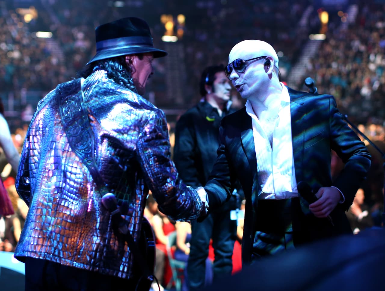 Uno de los duetos más aplaudidos fue el de Pitbull con Santana, y claro, para el intérprete de 'I Know You Want Me', fue todo un honor.
