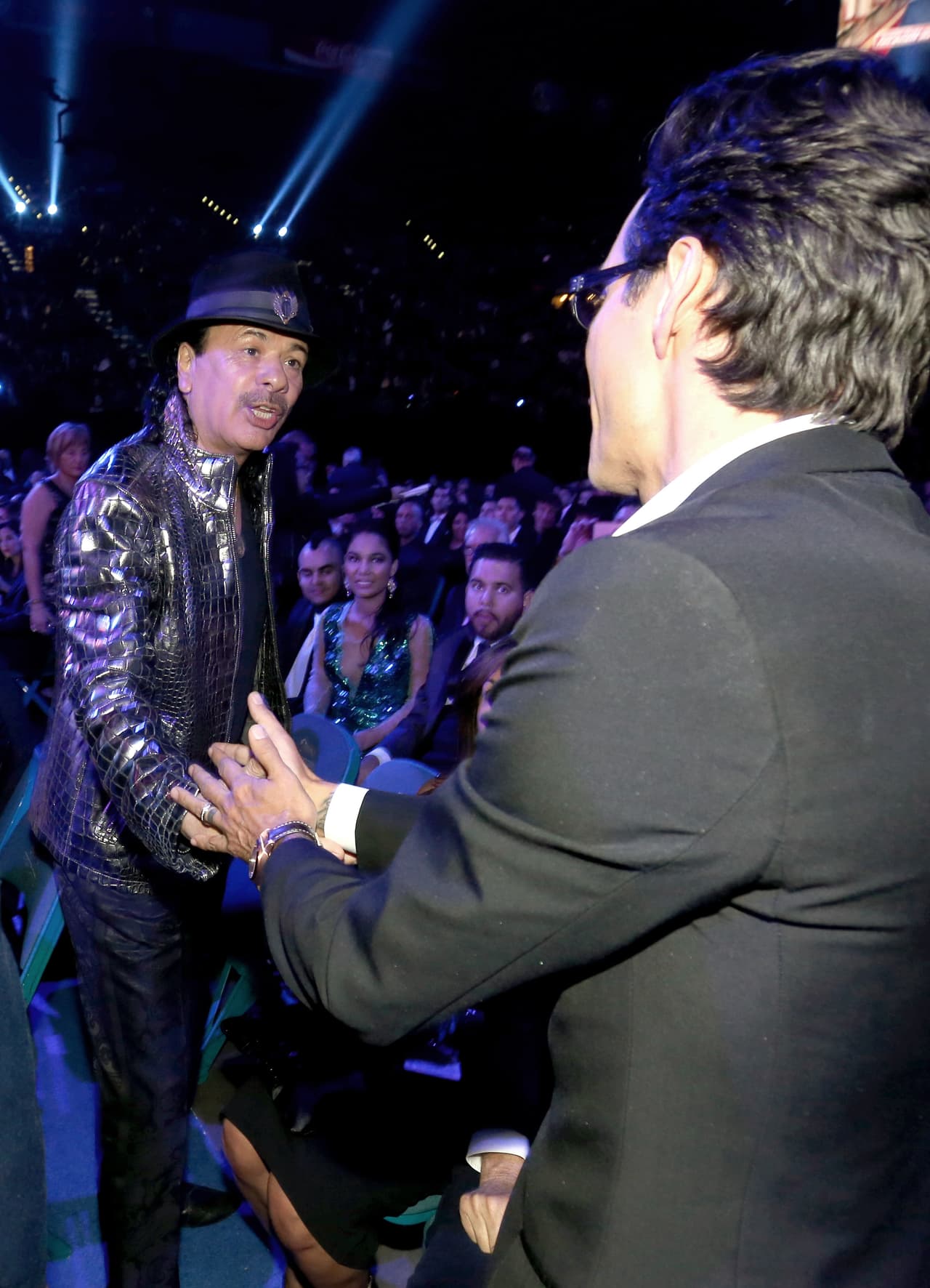 Y ninguno se privó de estrechar la mano del prodigioso guitarrista, compositor de temas como 'Samba pa ti' y 'Europa'.