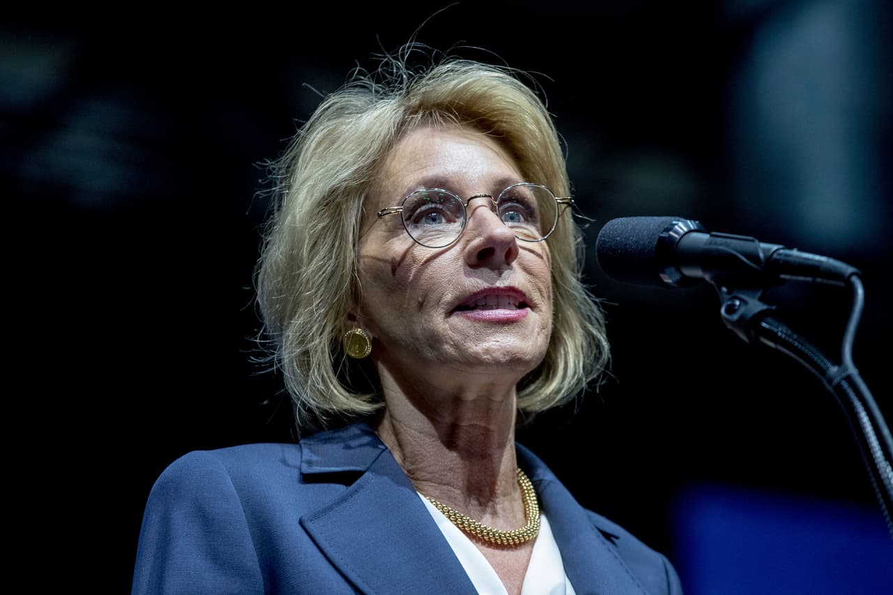 Donald Trump designó a Betsy DeVos como su secretaria de Educación.