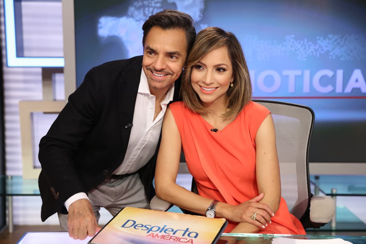 Eugenio Derbez pasó a saludar a Satcha, que llegó estrenando nuevo look.