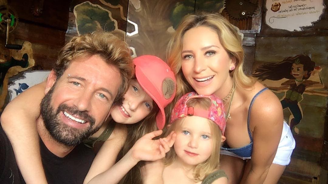 En los últimos meses Geraldine ha estado en el ojo del huracán por su divorcio de Gabriel Soto y su supuesta nueva relación con Santiago Ramundo.