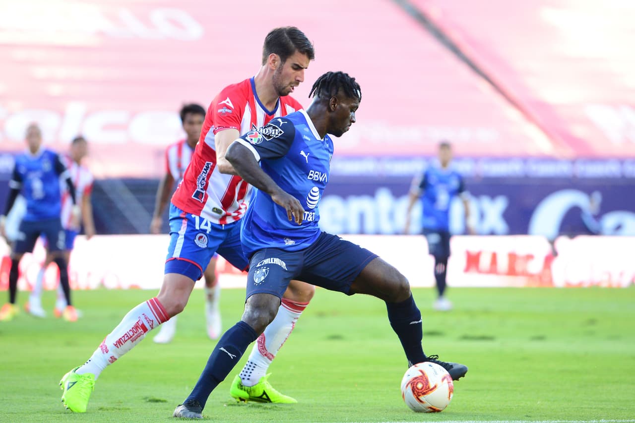 Con goles de Aké Loba y Maximiliano Meza, los Rayados se imponen 1-2 en su visita al Atlético San Luis.