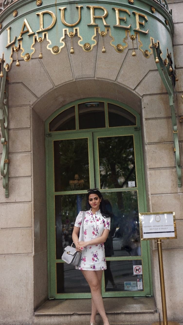 Otro de los datos más curiosos que resaltaron durante la entrevista, fue cómo ellas protegieron la identidad de los novios usando nombres muy populares en México. "María y Ramón" fue el seudónimo que adoptaron Prince y Emeraude durante la organización.