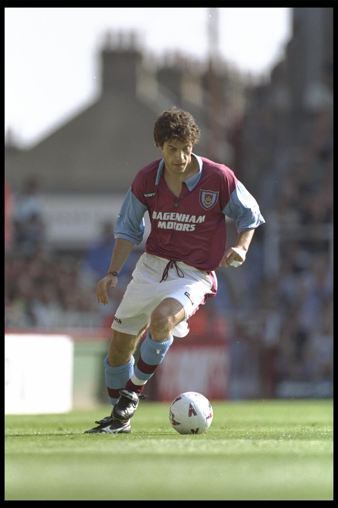 Por su juego lleno de gallardía y pundonor, Bilic se ganó los corazones de los fanáticos 'hammers', quienes lo votaron segundo lugar al mejor jugador del West Ham en 1997.