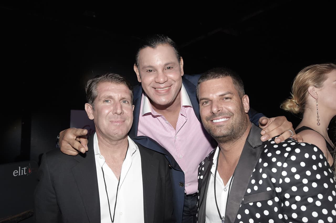 Aunque se ayudaba del maquillaje, su color de piel era notablemente más clara que cuando se le conoció en las Grandes Ligas.