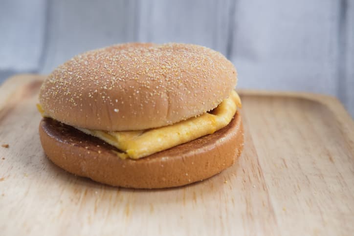 Muffin inglés con huevo y queso   | Reto 28