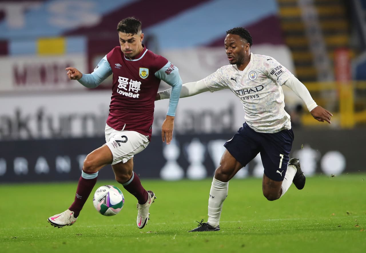 Burnley se complica y no puede ante el Manchester City, quien golea por parte de Ferrán Torres y doblete de Raheem Sterling.