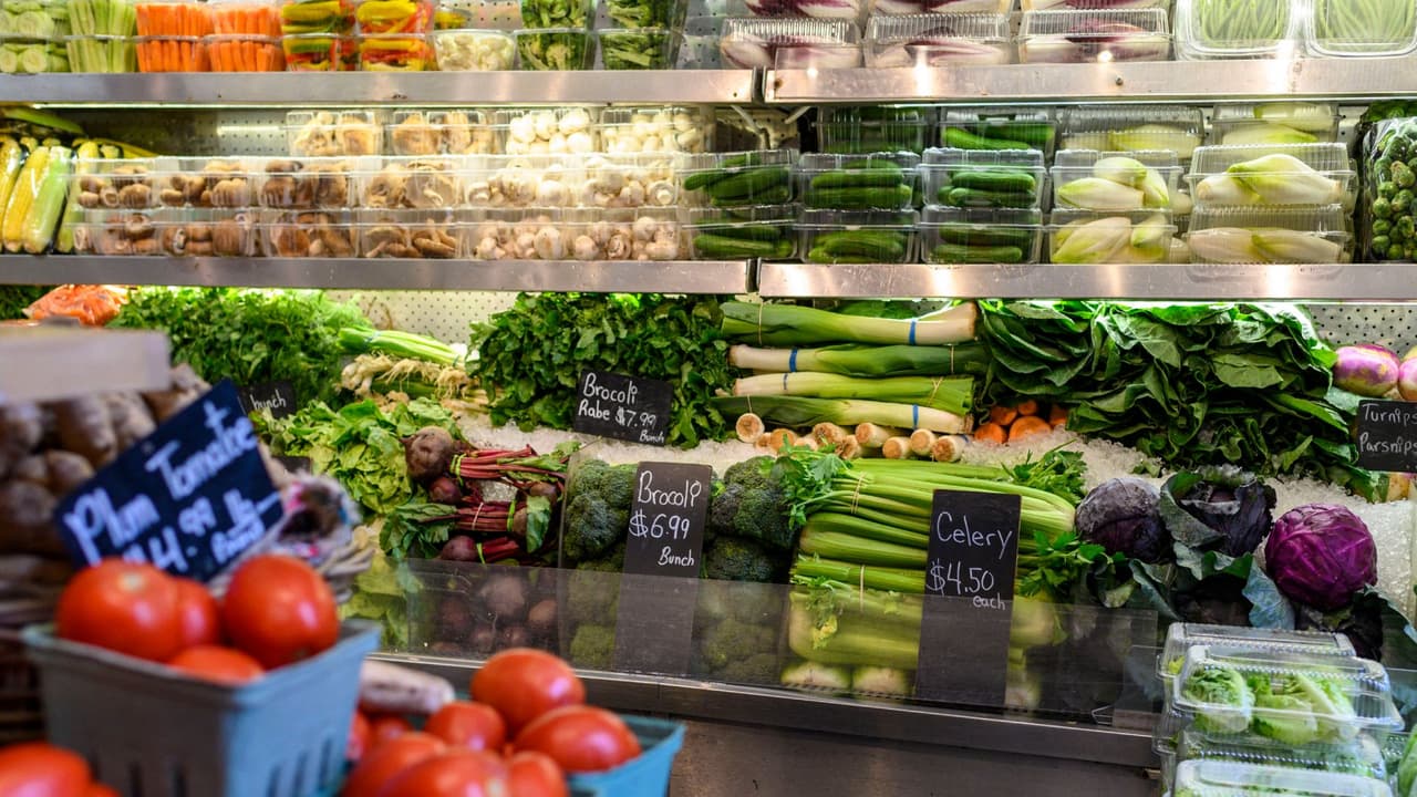 "Toda la gente es bienvenida": las tiendas WIC abren sus puertas al público en general en California