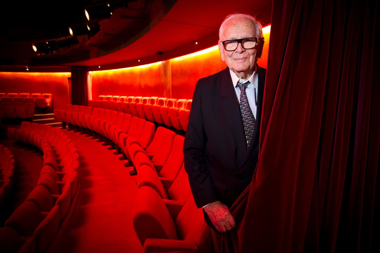 Los diseños de este hombre eran los favoritos de actrices de la talla como
<b>Marilyn Monroe.</b>