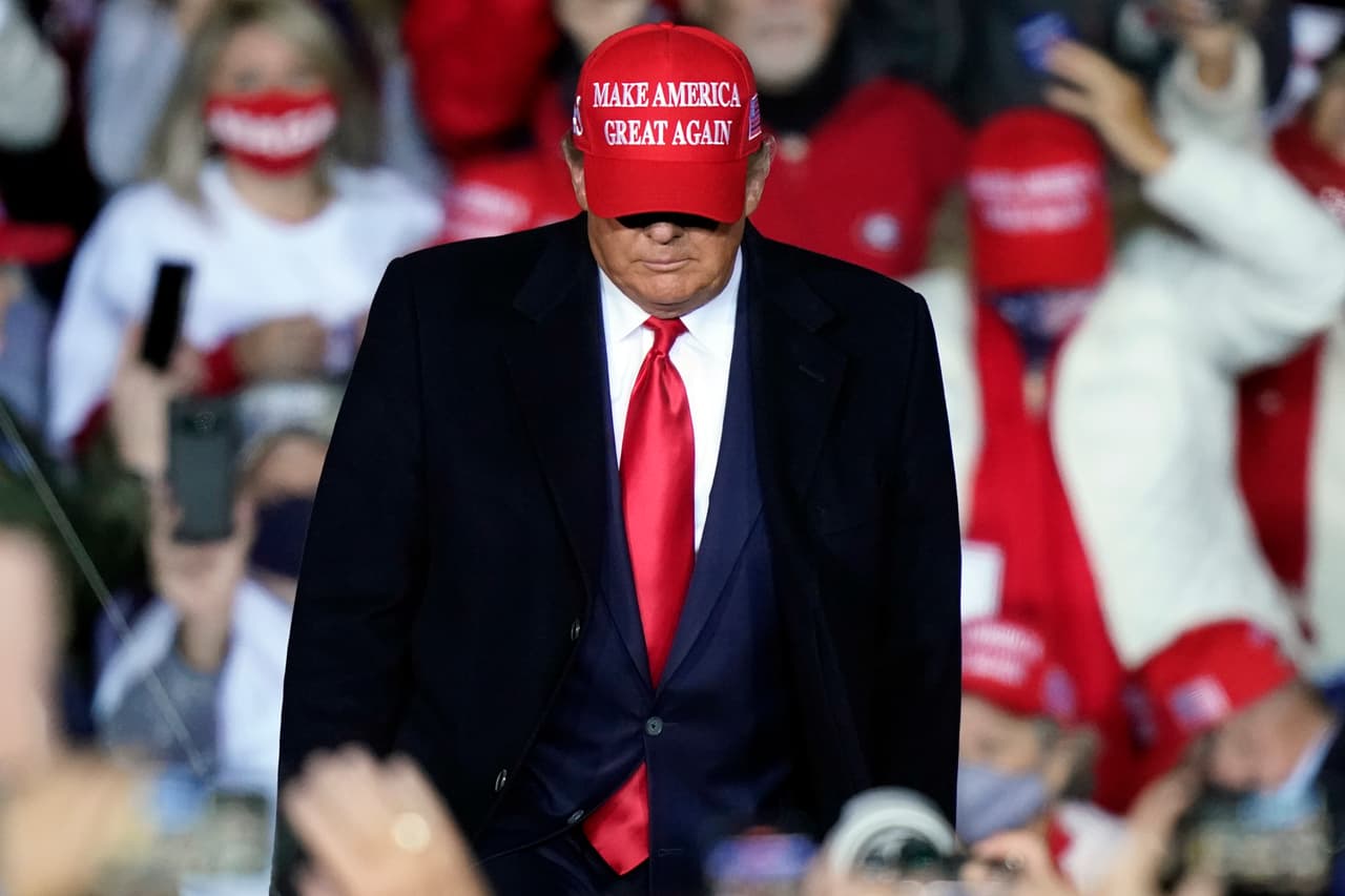 Por qué el movimiento MAGA está sacudido por los archivos Epstein (y por qué es improbable que Trump pierda su lealtad)