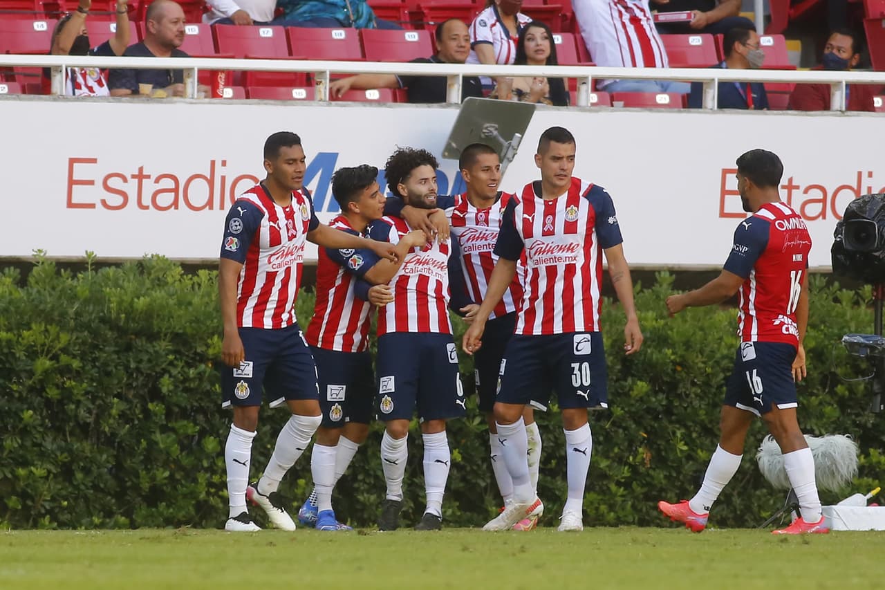Cesar Huerta hizo el 1-0 definitivo con el cual Chivas volvió a zona de reclasificación.
