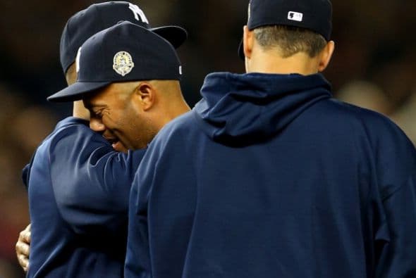 Andi Pettite, consoló a Mariano Rivera. Pettite también juega su última temporada.