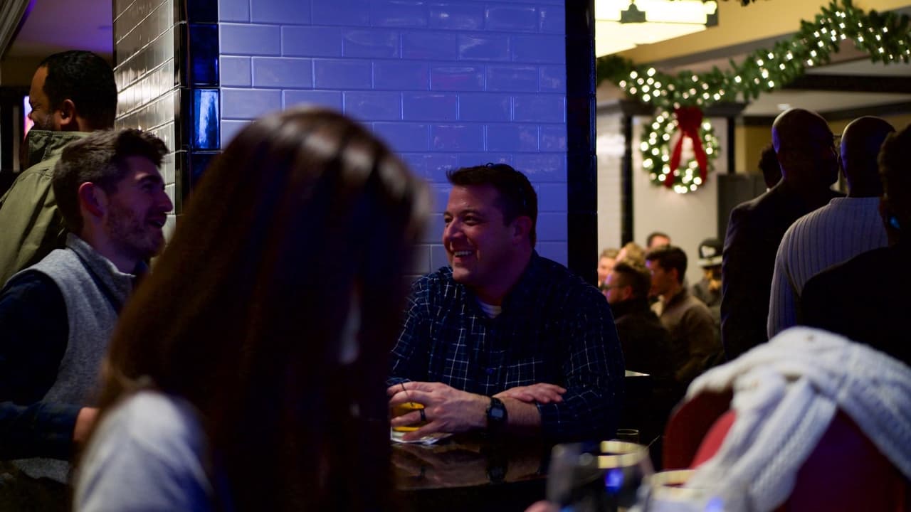 Visitantes y residentes de Chicago frecuentan este bar, que ha adquirido atención después del escándalo de Eddie Johnson.