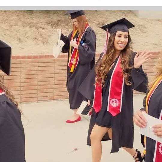 Demi Dominguez cuando se graduó de Bakersfield College en 2017.