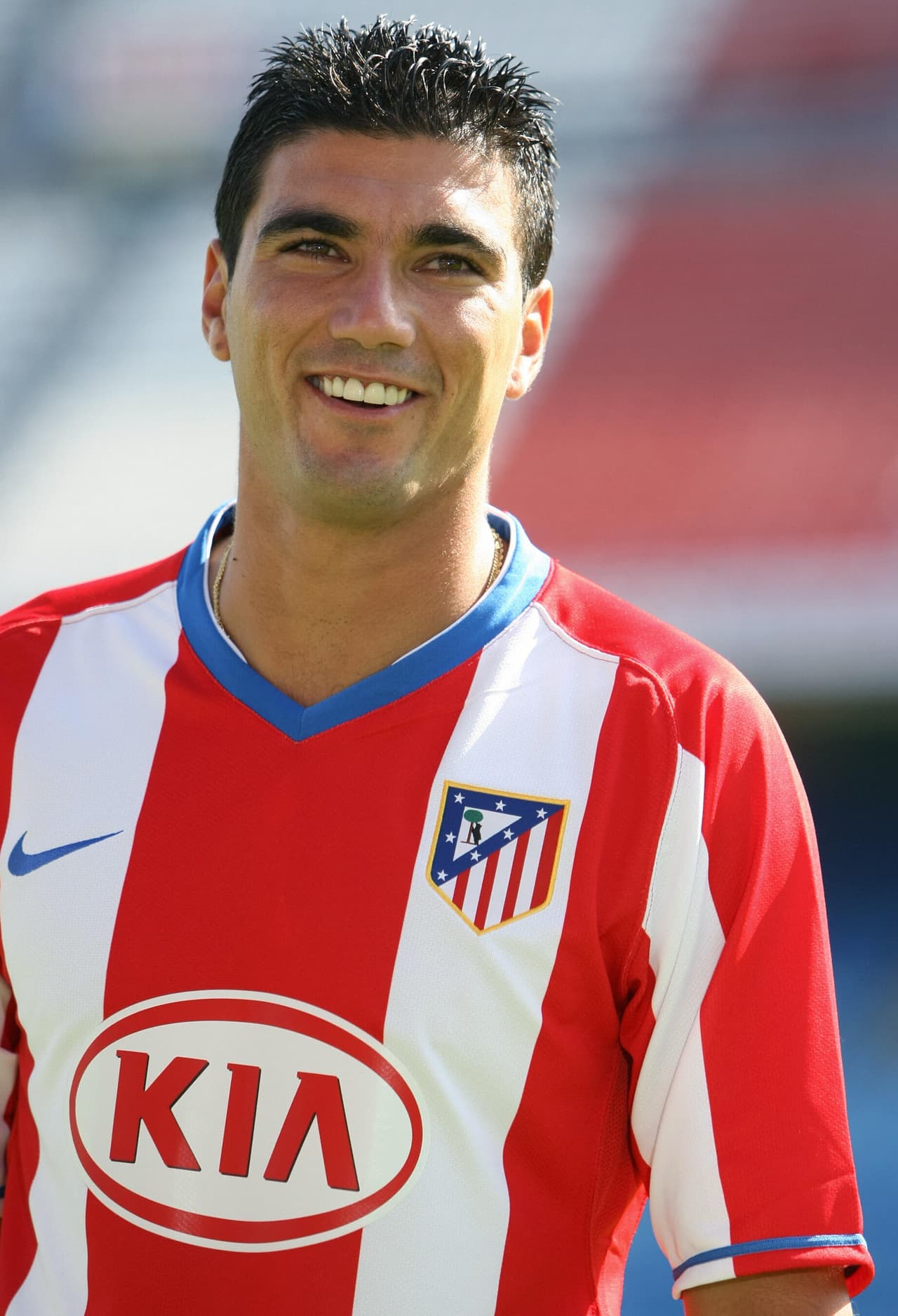 Sin embargo, con el equipo 'merengue' no le fue bien y terminó por irse en la temporada siguiente al Atlético de Madrid, donde tuvo dos etapas: 2007/2008 y 2009/2011.