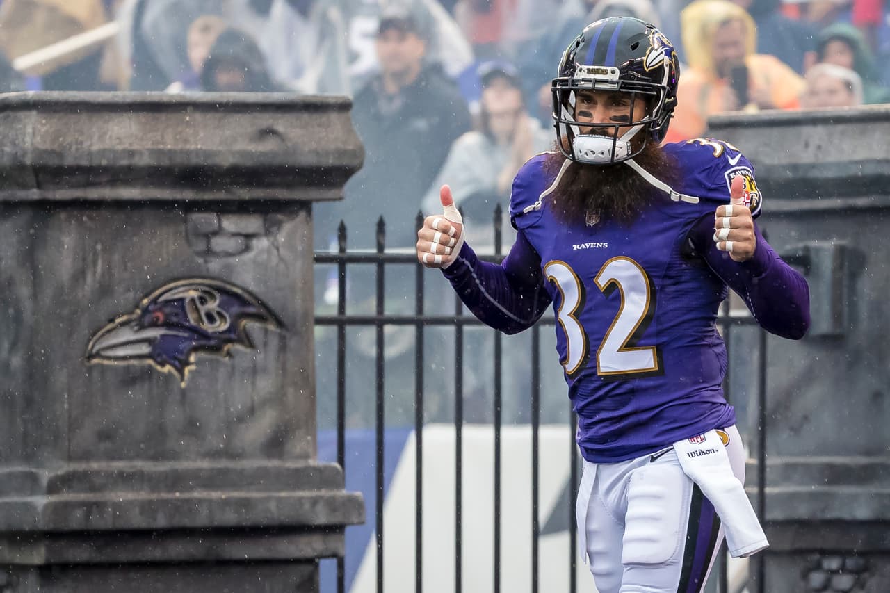 Eric Weddle #32 of the Baltimore Ravens takes the field before the game against the Denver Broncos at M&T Bank Stadium on September 23, 2018 in Baltimore, Maryland.