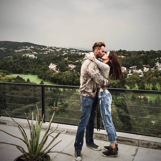 Después de cuatro años de relación, la pareja se animó a dar el siguiente paso procreando un bebé.