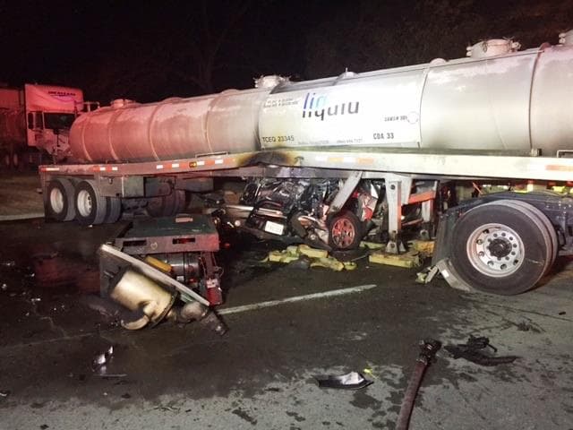 Rescatan a conductor de accidente al este de Austin 