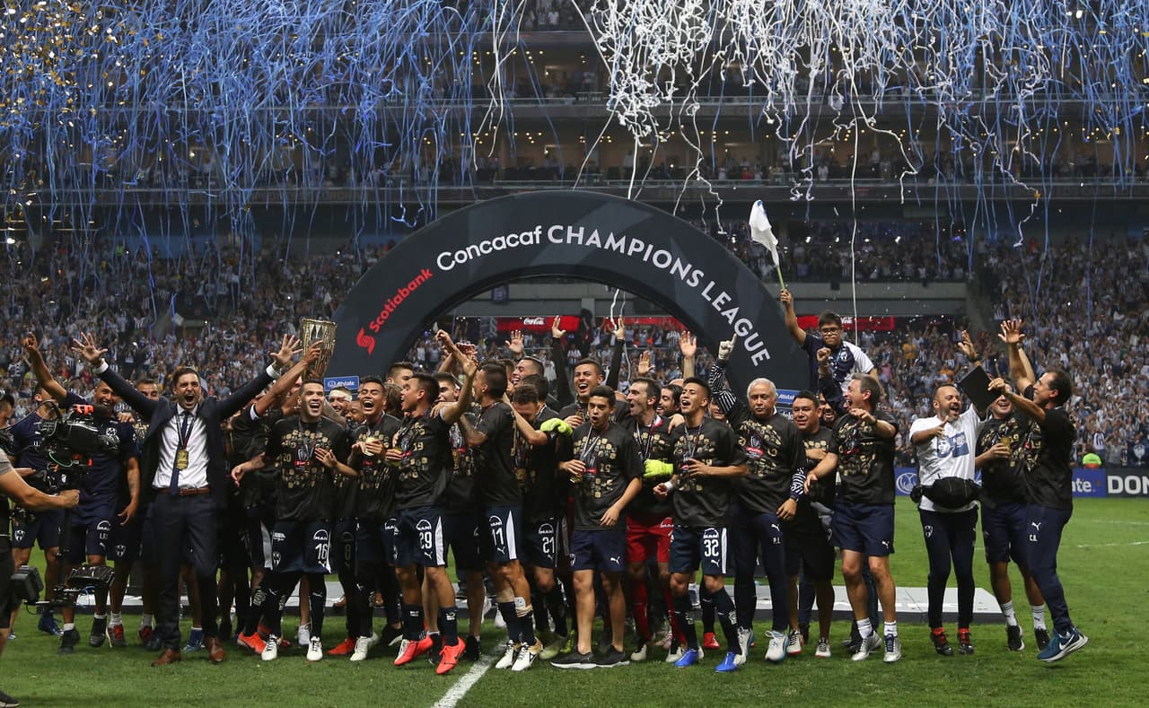 Así se vivieron los festejos de los Rayados del Monterrey tras imponerse en la Final de la Liga Campeones a los Tigres de la UANL en el Estadio BBVA.
