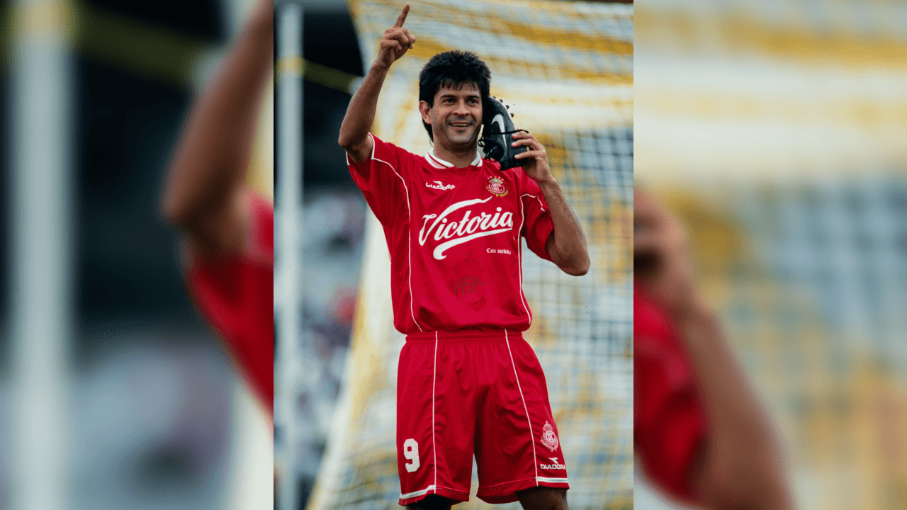 <b>José Saturnino Cardozo</b>
<br>Delantero