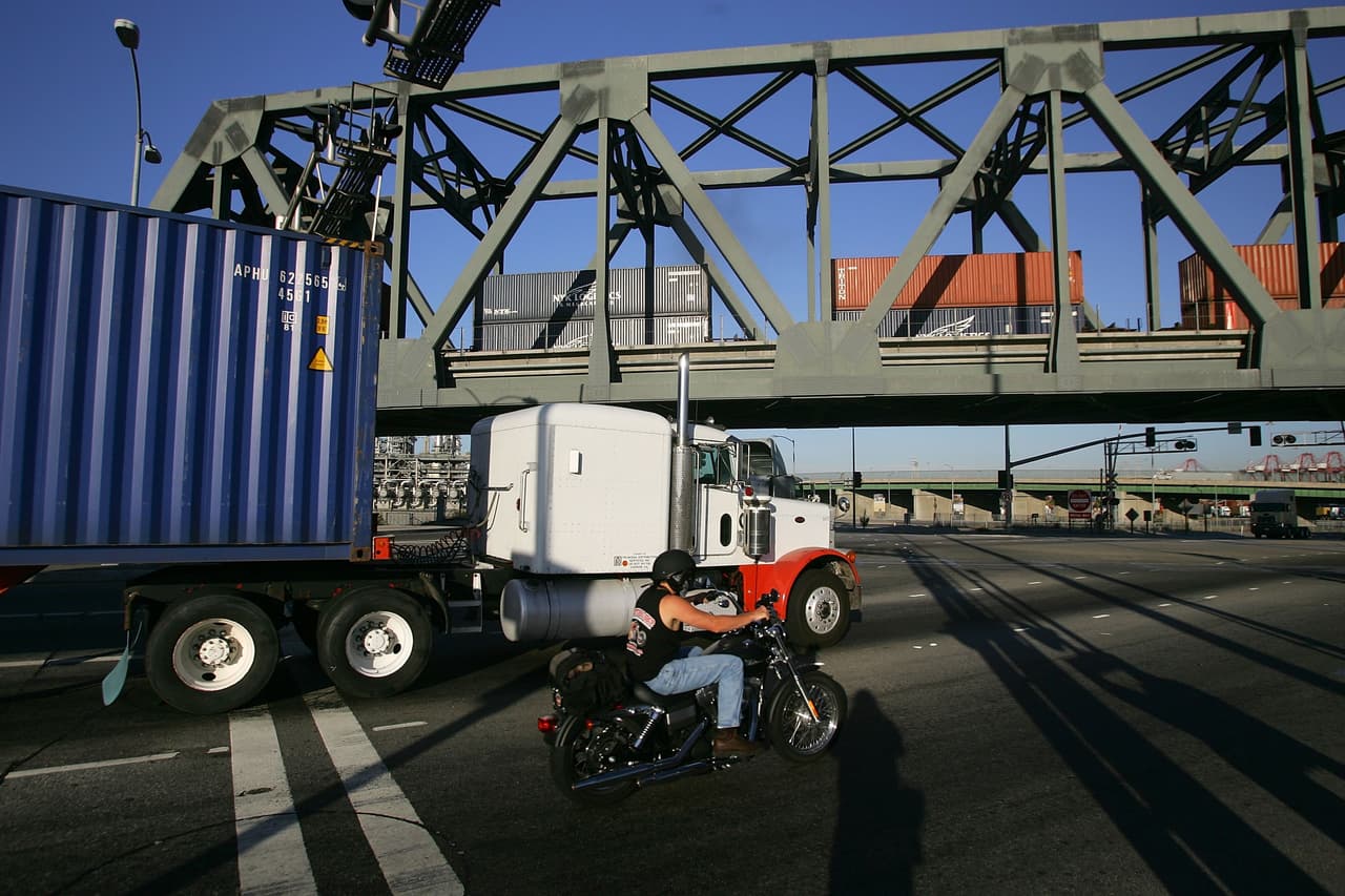 “A medida que nos acercamos a la temporada navideña, la demanda comienza a aumentar. Podemos pedir tantos productos como queramos, pero si no llegan a tiempo, seguro que será un problema", dijo Gupta.