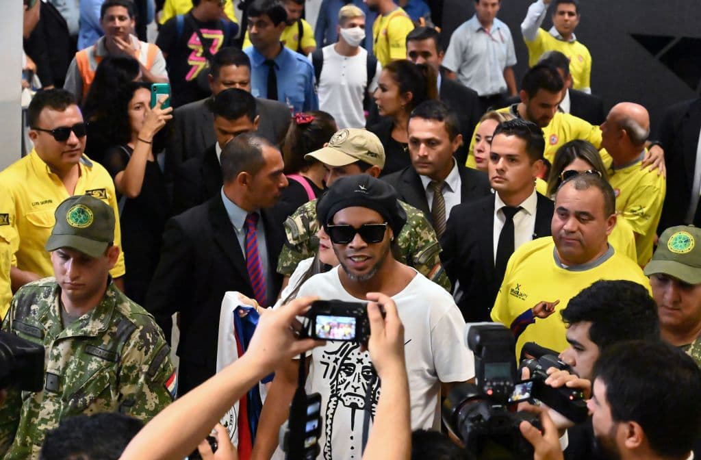 Los recientes líos ‘policiacos’ de Ronaldinho 

