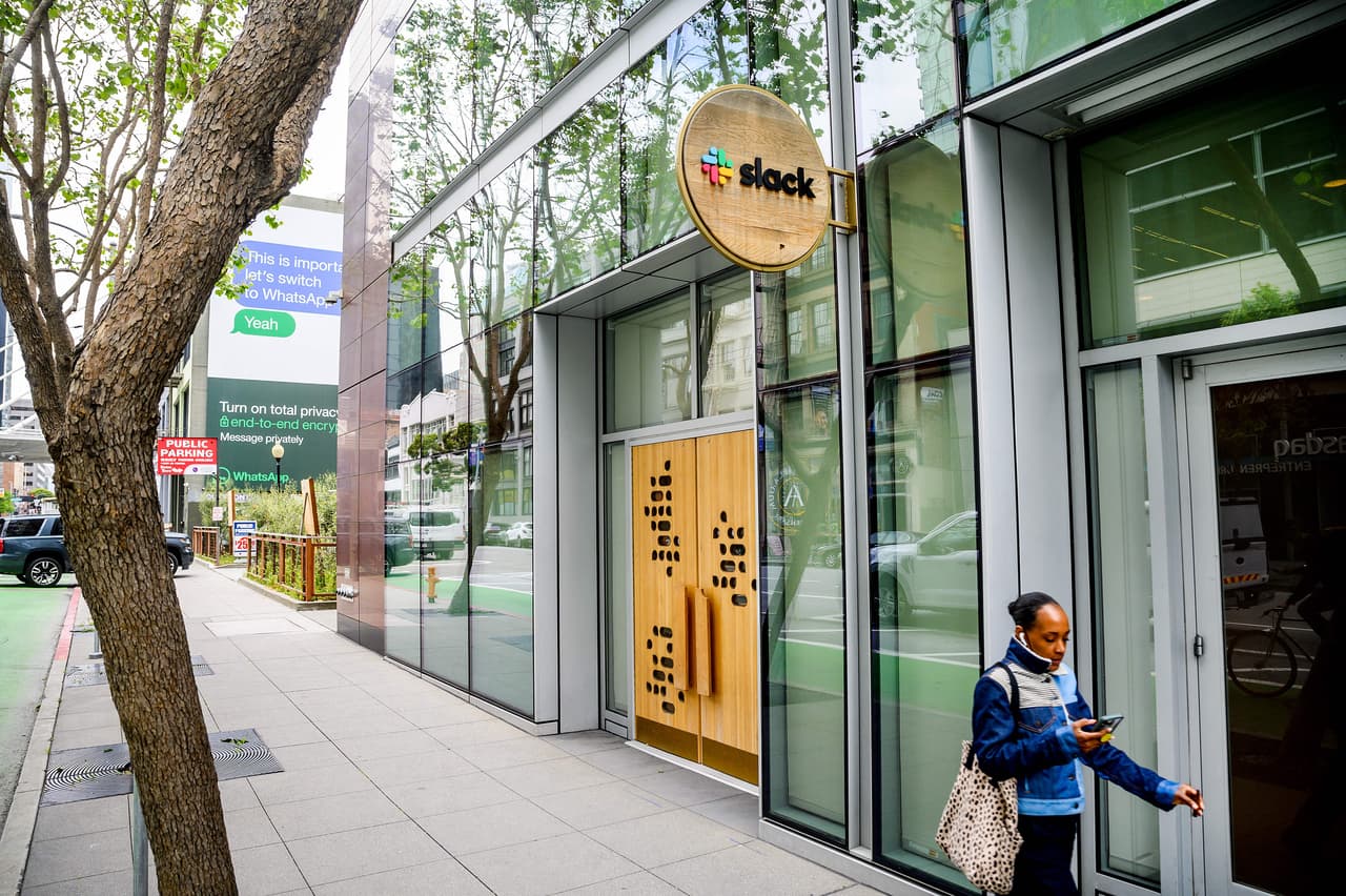 “Los derechos reproductivos de grupos como indígenas , negros y discapacitados han sido violados y oprimidos durante décadas. Ahora, esa violencia se está amplificando, con docenas de estados considerando leyes que criminalizan todo tipo de actividades, no solo abortar, sino ayudar a un amigo a obtener uno, ayudar a alguien a acceder a las píldoras abortivas e incluso simplemente compartir información sobre cómo abortar”, señala Fight for the Future.
<br>