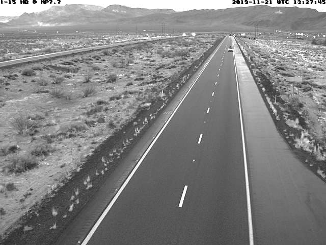 "Si va a ver nieve o el 
<i>black ice</i> que viene siendo cuando llueve y esta muy frío y se convierte en nieve entonces hay como un hielo y los carros pueden patinar. Si su vehículo no esta equipado por 4 por 4 posiblemente necesitan cadenas”, dijo Jonathan Montes, vocero del Departamento de Seguridad Publica.