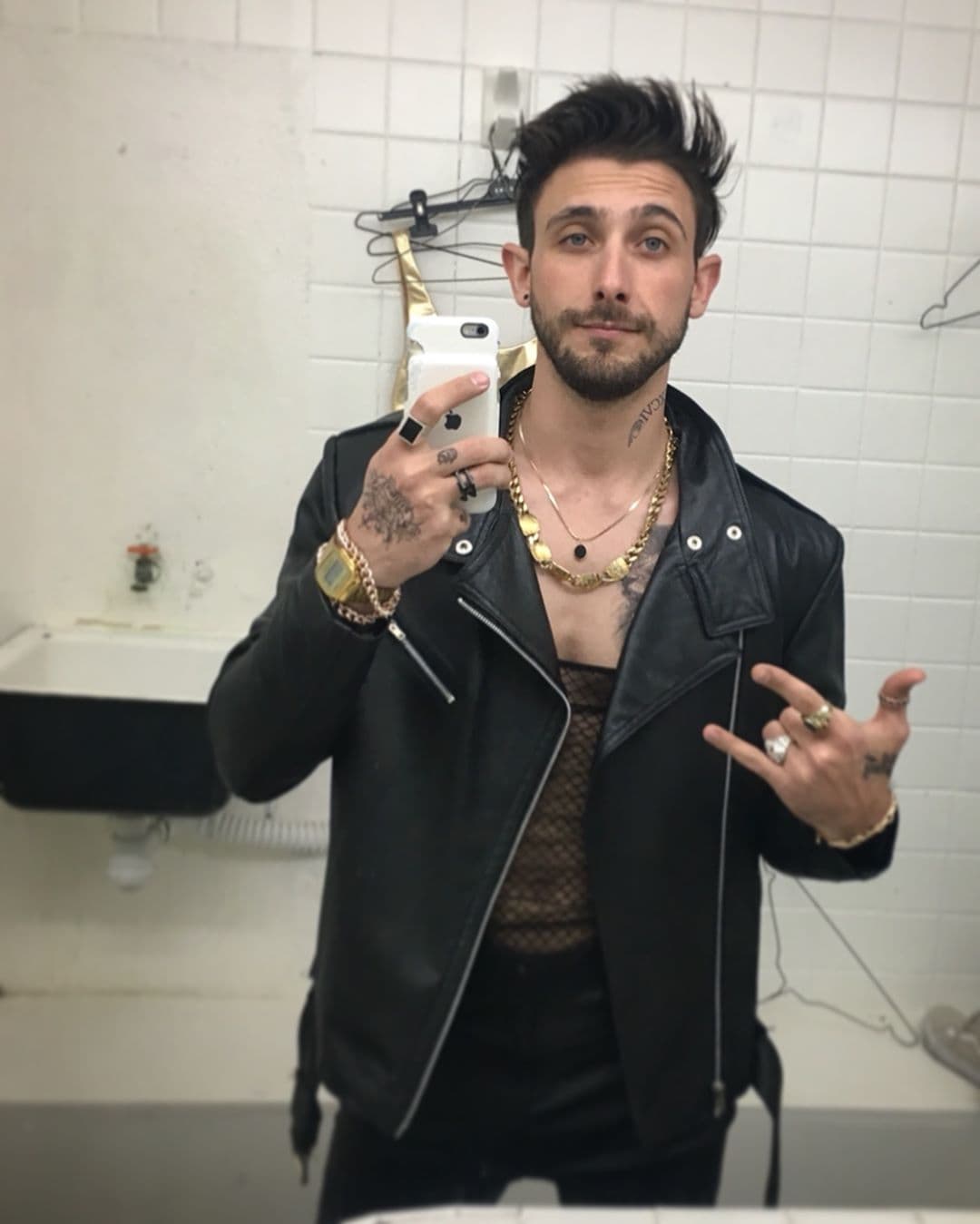 Asimismo, Emiliano se pronunció tras la muerte de 
<a href="https://www.univision.com/famosos/emiliano-zurita-expreso-su-apoyo-a-la-familia-de-edith-gonzalez-tras-el-fallecimiento-de-la-actriz-fotos">Edith González</a>, quien tenía una entrañable amistad con su madre.