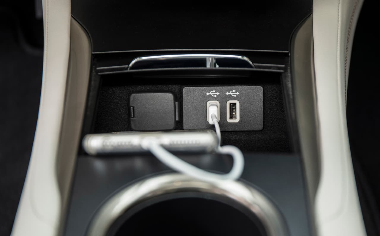 La cabina de la Lincoln MKC 2019 ofrecerá 
<b>puertos USB </b>para cada uno de sus ocupantes.