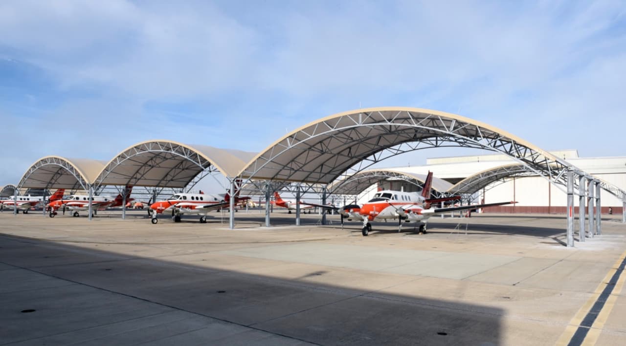 Lo que se sabe del tiroteo en una base aeronaval en Texas que el FBI investiga por "terrorismo"
