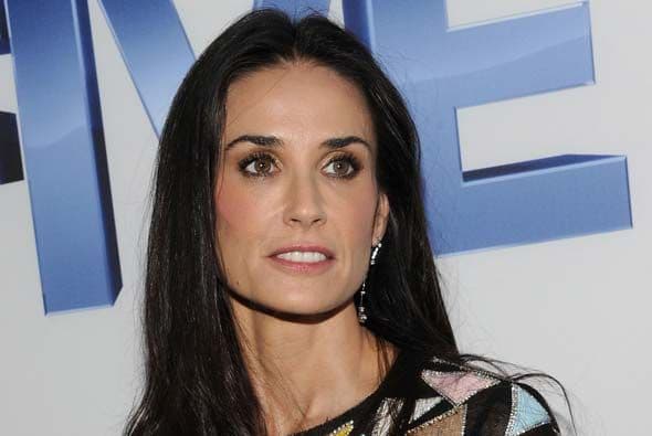Hallan a un hombre muerto en la piscina de Demi Moore