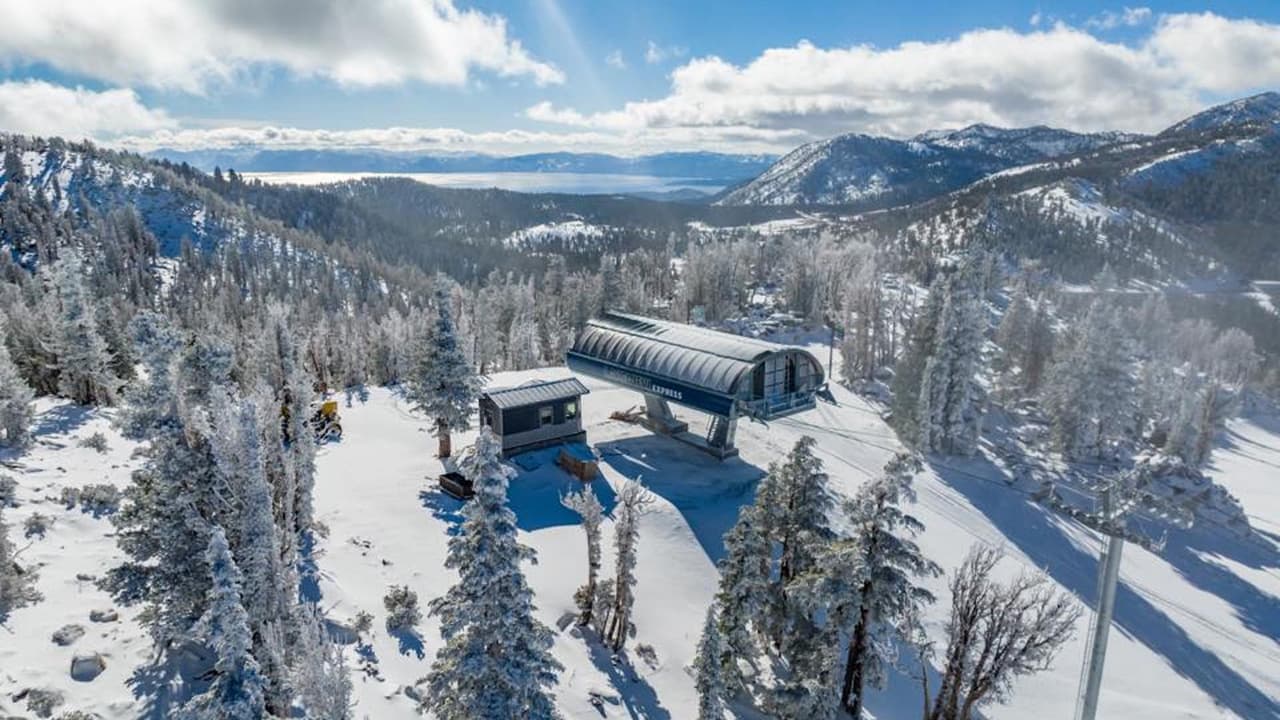 Centros de esquí adelantan fechas de apertura en el norte de California