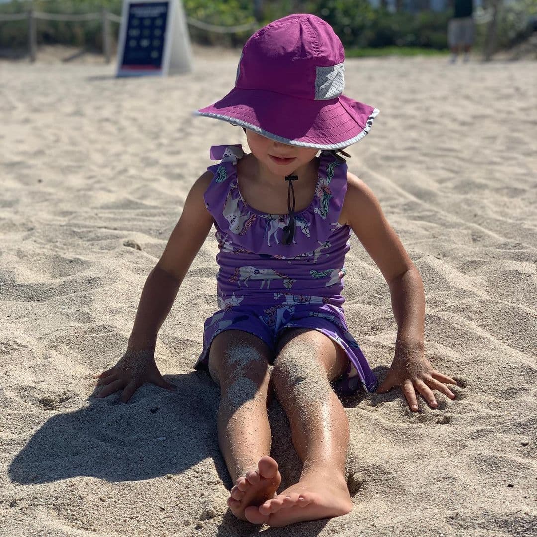 Tal parece que Alana heredó la simpatía de Satcha, pues a donde quiera que va roba corazones.