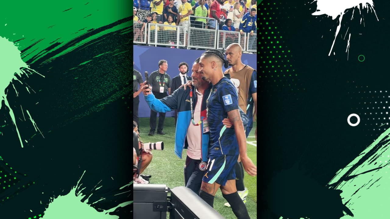 El momento viral de Raphinha con el staff de Haití