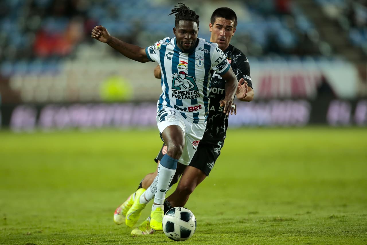 Aviles Hurtado se vuelve a encontrar con el gol y Pachuca consigue tres vlaliosas unidades.