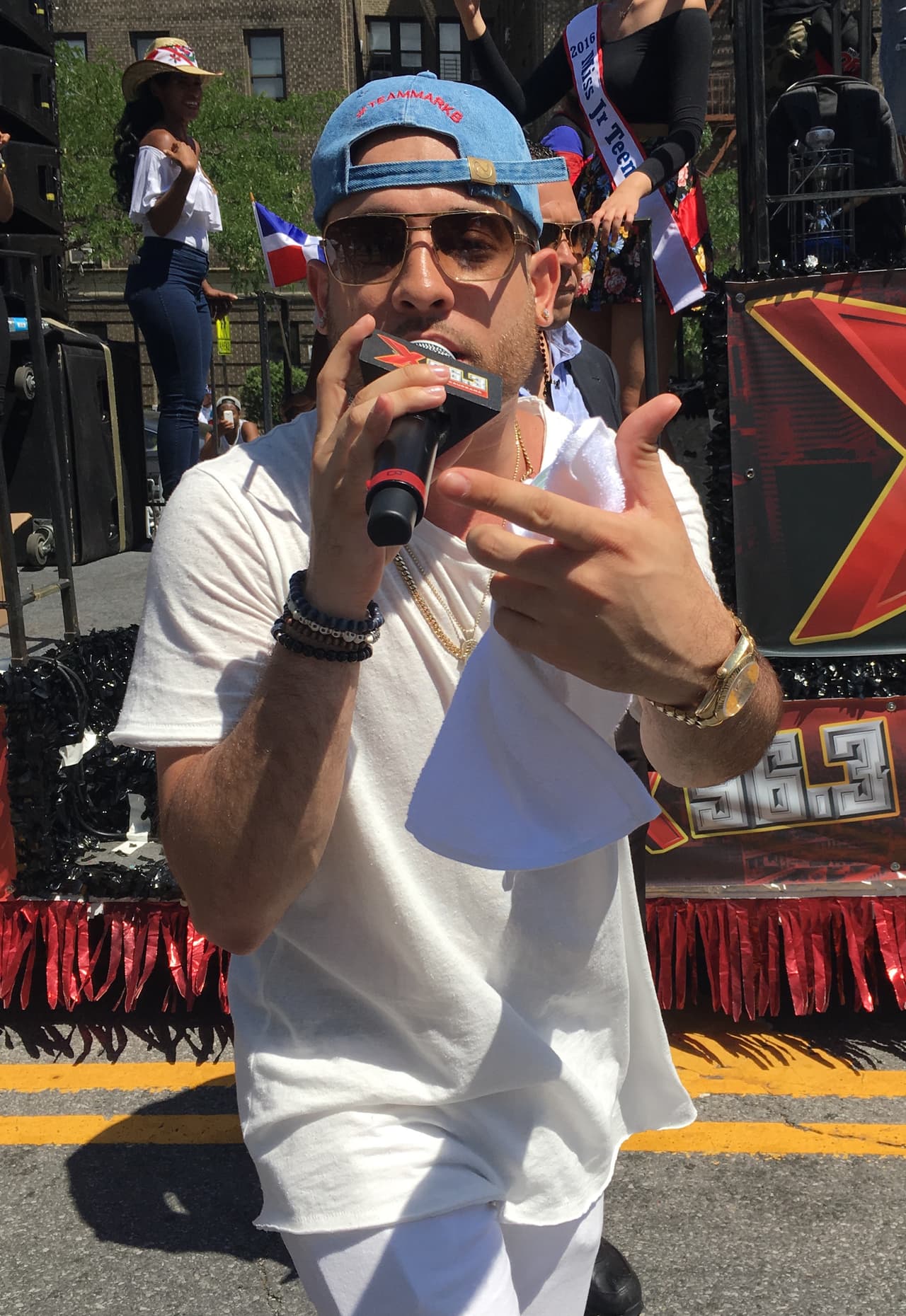 Mark B prendió la carroza de La X.