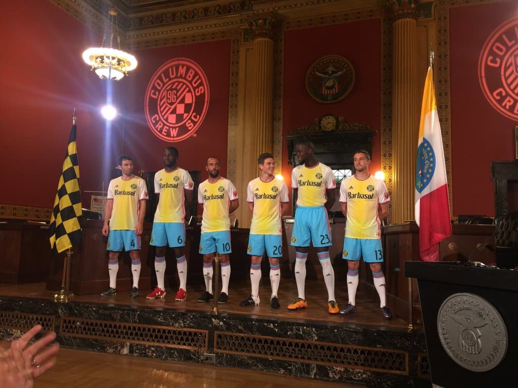 El conjunto alternativo completo de Columbus Crew.
