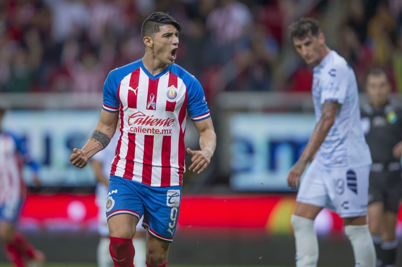 Alan Pulido marcó doblete en la última jornada del Apertura 2019 ante Veracruz y llegó a 12 anotaciones. De este modo, empató a Mauro Quiroga en la cima por el título de goleo y solamente si Furch, Brian Lozano o Gignac marcan cuatro goles, se quedaría sin esta distinción individual.