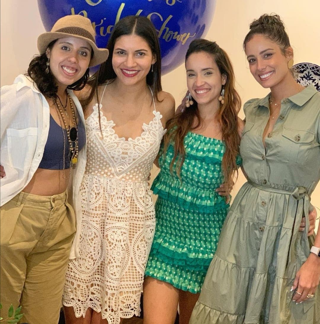 Como si fueran familia y luego de posponer la boda el año pasado, nuestra querida presentadora dijo estar feliz y ansiosa de ver a su entrañable amiga en esta nueva faceta de su vida.