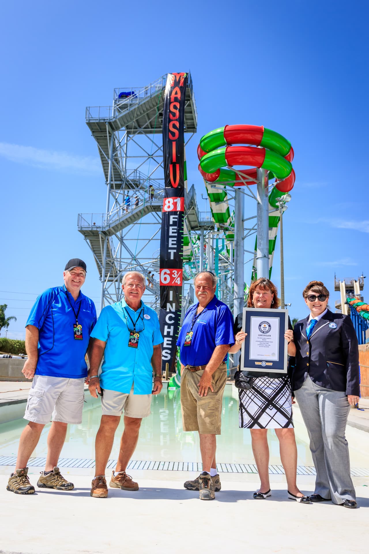 Antes de la apertura al público, el tobogán fue incluido en el libro Guinness como el más alto del mundo. El tobogan mide casi 25 metros de altura.