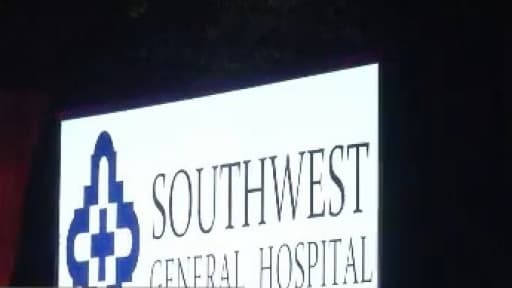 Evacuan a pacientes del hospital SouthWest por alerta de incendio