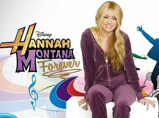 "Me hicieron parecerme a alguien que no era yo, lo que probablemente me causó un poco de deformación corporal porque tenía que estar perfecta todos los días durante mucho tiempo", indicó la joven de 22 años.