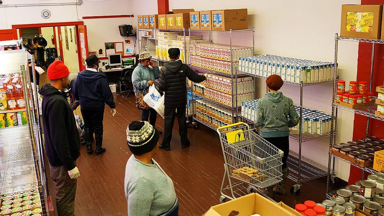 Lo que debes saber sobre la regla de ‘carga pública’ y cómo afectará tu estatus migratorio