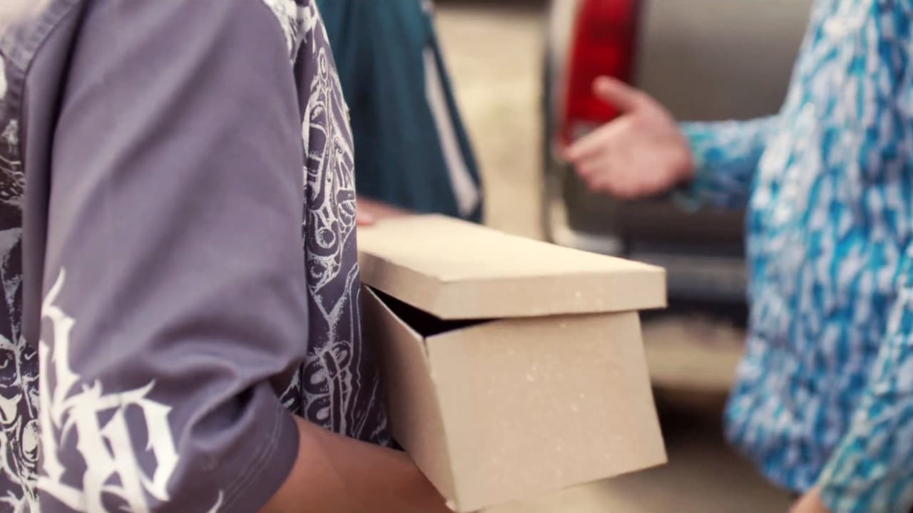Before leaving, he asked them to give a mysterious box to his father.